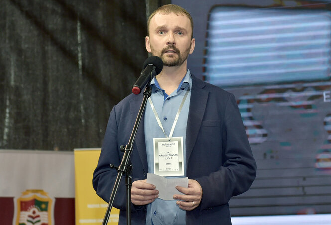 Dr. Námesztovszki Zsolt, az MTTK pénzügyi és fejlesztési dékánhelyettese (Gergely Árpád felvétele) Dr. Námesztovszki Zsolt, az MTTK pénzügyi és fejlesztési dékánhelyettese (Gergely Árpád felvétele)