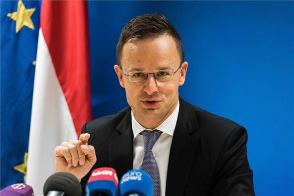 Szíjjártó Péter sajtótájékoztatója (Fotó: MTI)