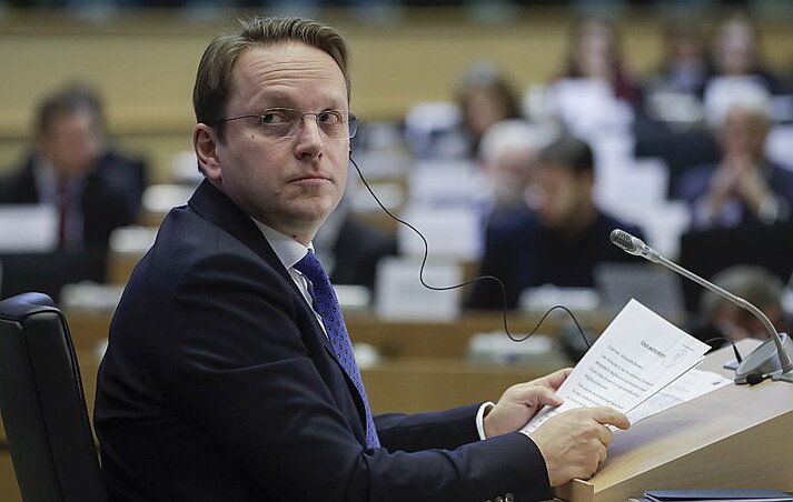 Várhelyi Olivér (Fotó: MTI) Várhelyi Olivér (Fotó: MTI)