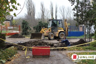 Megkezdődtek a munkálatok a Nikola Tesla utcában (Lakatos János felvétele)