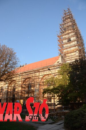 Az elmúlt 200 éveben csupán egyszer újították fel a verbászi evangélikus templomot (Paraczky László felvétele)