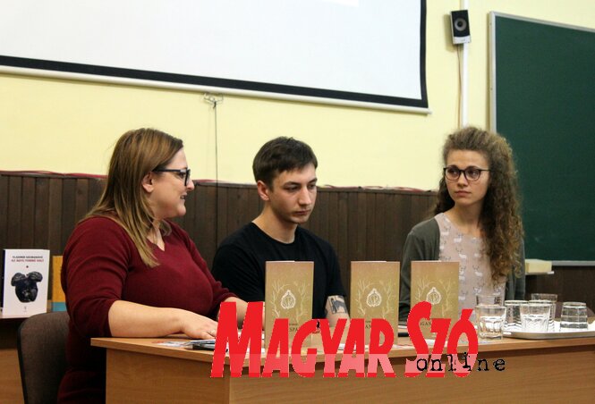 Berényi Emőke, Cirok Szabó István és Nagy Kornélia (Fotó: Benedek Miklós) Berényi Emőke, Cirok Szabó István és Nagy Kornélia (Fotó: Benedek Miklós)