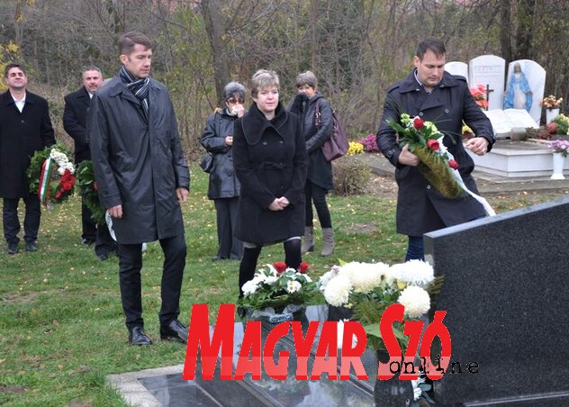 Kiss Antal síremlékénél (Kazinczy Paszterkó DIana felvétele)