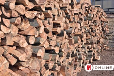 Tűzifa van, vásárló már annál kevesebb (Fotó: Gergely Árpád)