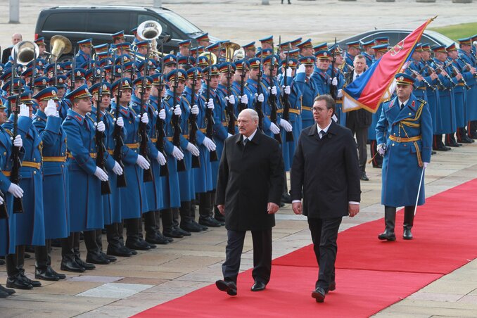 Legmagasabb állami tiszteletadás Alekszandr Lukasenko fehérorosz államfő érkezésére (Fotó: Beta)