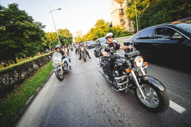 A hangulatfotók a továbbra is minden évben fergetegesnek bizonyuló bulikban készültek, a motorosok talán a leghűbb látogatói az eseménysorozatnak