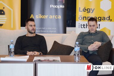 Szeles Gábor és Hangya Zsolt a BeeHome Közösségi Házban (Máriás Endre felvétele)