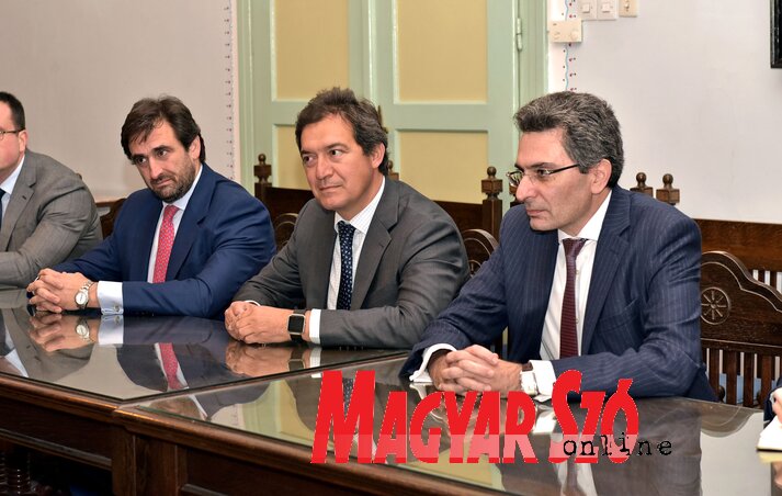 Manuel Ramos és Raúl Bartolomé Molina a megbeszélésen (Fotó: Gergely Árpád) Manuel Ramos és Raúl Bartolomé Molina a megbeszélésen (Fotó: Gergely Árpád)