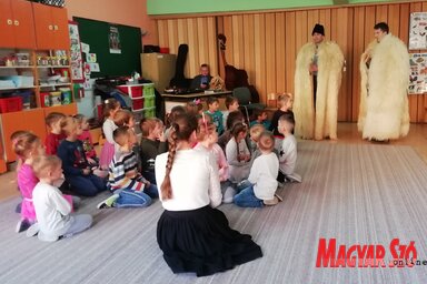 Az interaktív foglalkozás lekötötte az ovisokat (Fotó: Tóth D. Lívia)