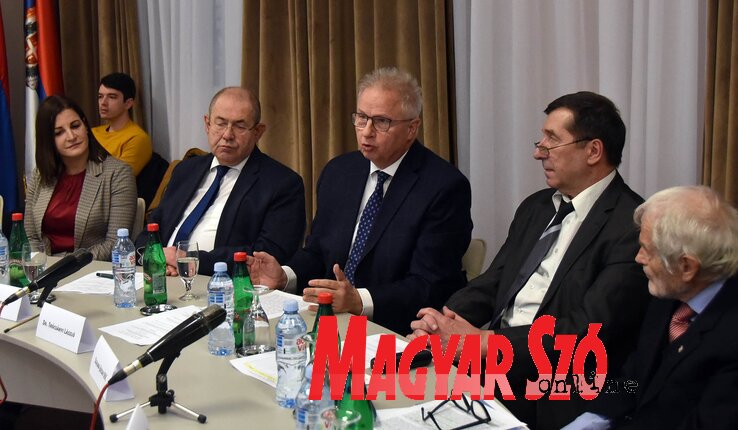 A konferencián Szerbia uniós integrációs folyamatáról tárgyaltak a résztvevők (Ótos András felvétele) A konferencián Szerbia uniós integrációs folyamatáról tárgyaltak a résztvevők (Ótos András felvétele)