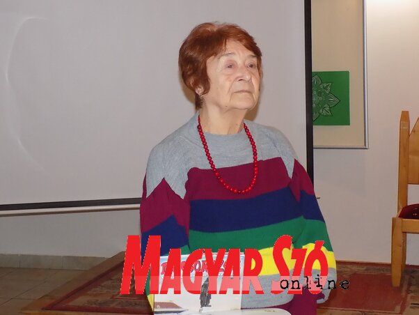 Dr. Káich Katalin a zentai előadáson (Szögi Csaba felvétele) Dr. Káich Katalin a zentai előadáson (Szögi Csaba felvétele)