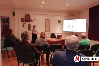 A szakemberek dr. Sanja Gnip előadását hallgatják (Tóth D. Lívia felvétele)