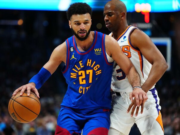 Jamal Murray tör be Chris Paul mellett az első denveri mérkőzésen. Paul a második meccsen megsérült (Fotó: Tech Jaun) Jamal Murray tör be Chris Paul mellett az első denveri mérkőzésen. Paul a második meccsen megsérült (Fotó: Tech Jaun)