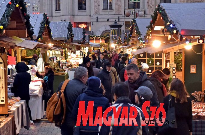 Decemberben közkedvelt utazási célpontok az adventi vásárok (Fotó: Gergely Árpád archív felvétele)
