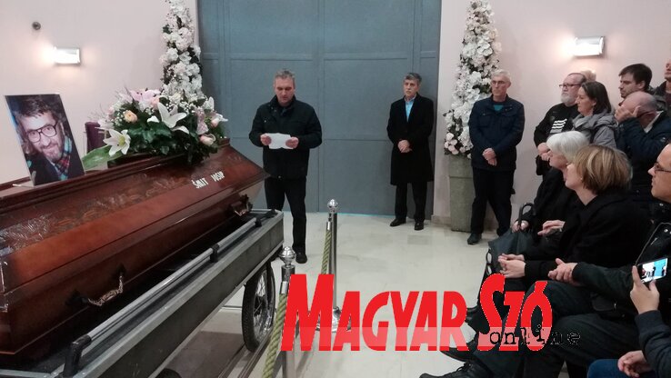 Berta Zoltán nyomdaigazgató búcsúzik Smidt Józseftől (Dávid Csilla felvétele)