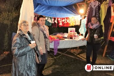 A zentai karácsonyi vásár látogatóit lenyűgözték a maradéki kézimunkák (Horváth Zsolt felvétele)
