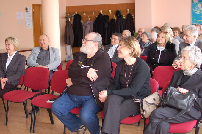 Ökrész Rozália, Lennert Géza, valamint Smidt József lánya, Nela és özvegye, Zlata a gyászoló kollégákkal, barátokkal