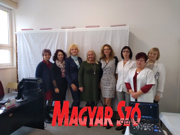 A megnyitón a Nemzetközi Soroptimist Klub tagjai és az egészségház dolgozói is jelen voltak (Jenei Klementina felvétele) A megnyitón a Nemzetközi Soroptimist Klub tagjai és az egészségház dolgozói is jelen voltak (Jenei Klementina felvétele)