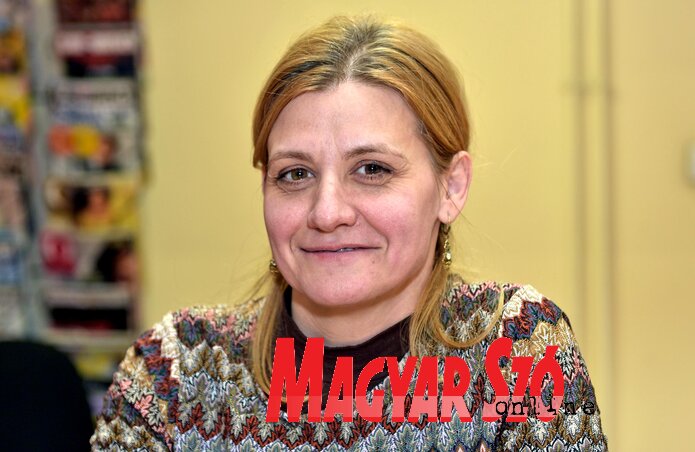Omerović Heléna, a könyvtár gyermekosztályának könyvtárosa (Fotó: Gergely Árpád)
