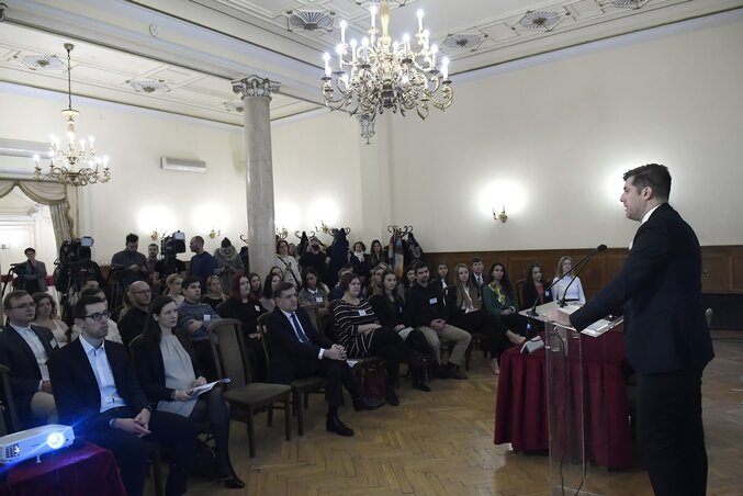 Az idén 36 ösztöndíjast küldenek a déli félteke országaiba (Fotó: MTI) Az idén 36 ösztöndíjast küldenek a déli félteke országaiba (Fotó: MTI)
