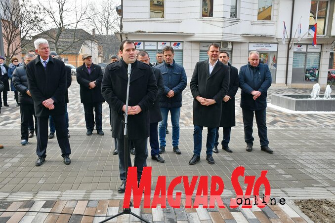Fejsztámer Róbert: A köztér kialakítása az idegenforgalmi fejlesztés része (Puskás Károly felvétele) Fejsztámer Róbert: A köztér kialakítása az idegenforgalmi fejlesztés része (Puskás Károly felvétele)