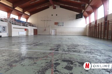 Az adai tornateremben legkésőbb március 15-éig lecserélik a padlóburkolatot (Csincsik Zsolt felvétele)