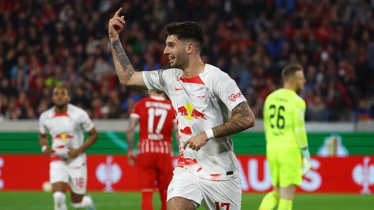Szoboszlai második gólja tette fel a pontot az i-re Freiburgban (Fotó: Sportschau/Ann-Kathrin Rose) Szoboszlai második gólja tette fel a pontot az i-re Freiburgban (Fotó: Sportschau/Ann-Kathrin Rose)