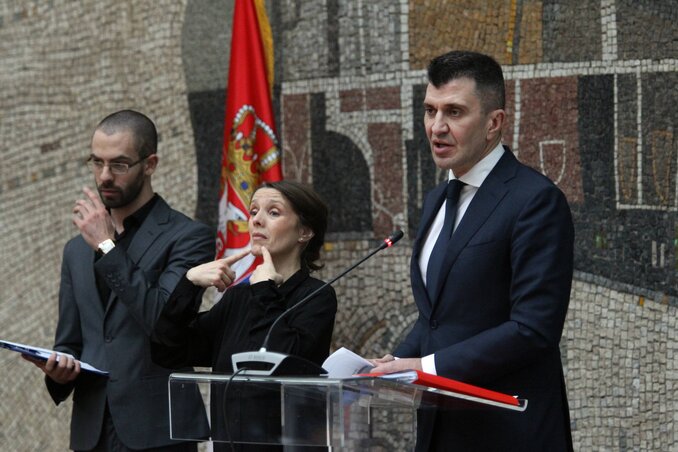 Zoran Đorđević: Nemcsak a fiatalokról és a munkaképes lakosságról kell gondoskodni, hanem az idősebb polgárokról is (Fotó: Beta) Zoran Đorđević: Nemcsak a fiatalokról és a munkaképes lakosságról kell gondoskodni, hanem az idősebb polgárokról is (Fotó: Beta)