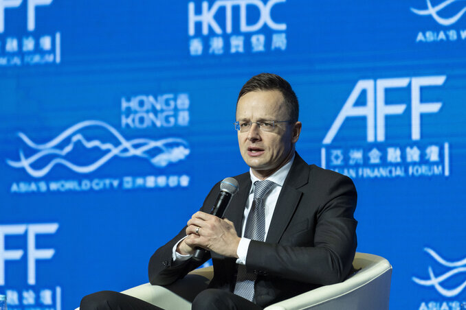 Szijjártó Péter Honkongban (Fotó: MTI/KKM) Szijjártó Péter Honkongban (Fotó: MTI/KKM)