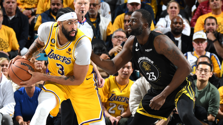 Draymond Green várja Anthony Davis következő megmozdulását (Fotó: Getty Images) Draymond Green várja Anthony Davis következő megmozdulását (Fotó: Getty Images)