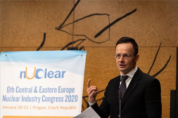 Szijjártó Péter külgazdasági és külügyminiszter előadást tart (Fotó: MTI) Szijjártó Péter külgazdasági és külügyminiszter előadást tart (Fotó: MTI)