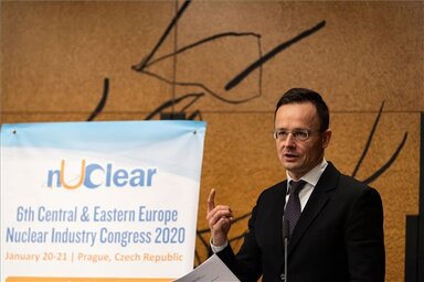 Szijjártó Péter külgazdasági és külügyminiszter előadást tart (Fotó: MTI)