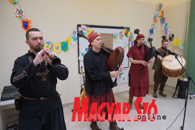 A Sonivius Vappae régizene együttes koncertje (Lukács Melinda felvétele) A Sonivius Vappae régizene együttes koncertje (Lukács Melinda felvétele)