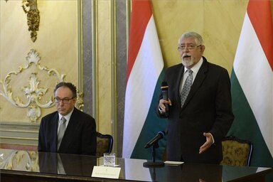 Fekete Péter és Kásler Miklós (MTI-fotó)