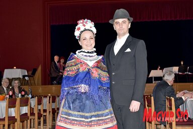 A vőfélytalálkozó menyasszonya és vőlegénye (Gergely Árpád felvétele)