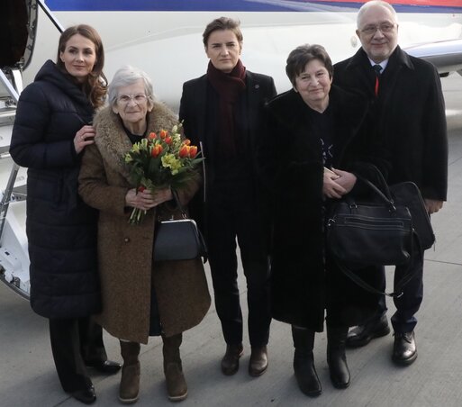 Ana Brnabić miniszterelnököt az auschwitzi emlékközpontban megtartott központi megemlékezésre Borbala Igumanović, a haláltábor 98 éves túlélője is elkísérte(Fotó:Beta)