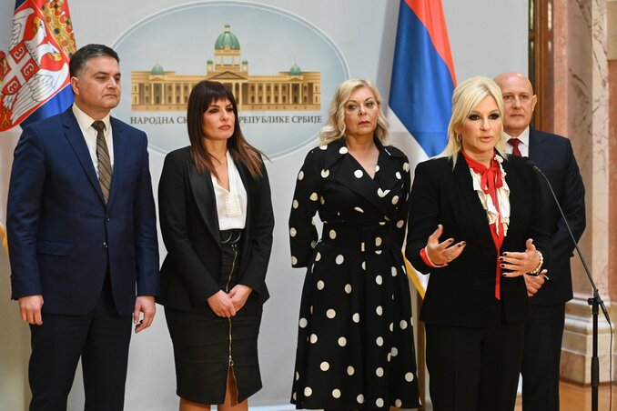 A közlekedést és építészetet érintő törvényjavaslatokat Zorana Mihajlović miniszter terjesztette be(fotó:Beta) A közlekedést és építészetet érintő törvényjavaslatokat Zorana Mihajlović miniszter terjesztette be(fotó:Beta)