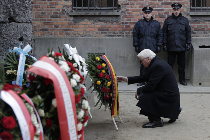 Frank-Walter Steinmeier német államfő is lerótta kegyeletét (Fotó: AP via Beta)