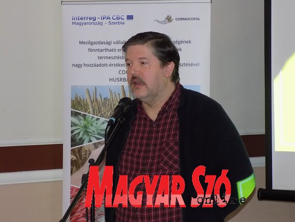 Dr. Lengyel László megnyitja a rendezvényt (Szögi Csaba felvétele) Dr. Lengyel László megnyitja a rendezvényt (Szögi Csaba felvétele)