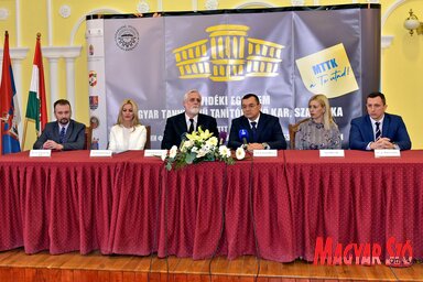 Dr. Námesztovszki Zsolt, Katarina Kovačević, dr. Ivanović Josip, dr. Zoran  Milošević, Nela Milišić és dr. Halasi Szabolcs a sajtótájékoztatón