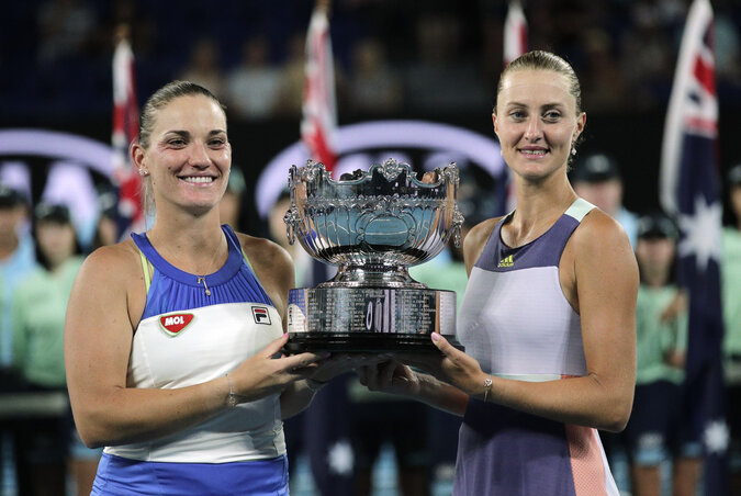 Babos és Mladenović harmadik Grand Slam-trófeájukkal (Fotó: Beta/AP)