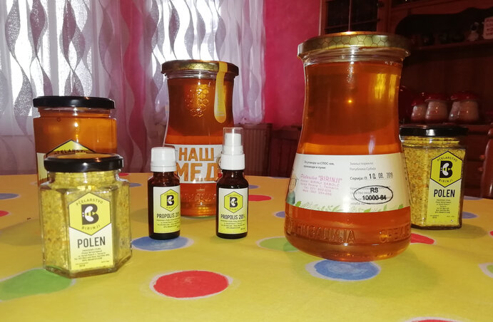A Birinyi méhészet a méz mellett pollen és propolisz termelésével is foglalkozik, de tervezik az immunerősítő pempő értékesítését is (Tóth D. Lívia A Birinyi méhészet a méz mellett pollen és propolisz termelésével is foglalkozik, de tervezik az immunerősítő pempő értékesítését is (Tóth D. Lívia