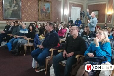 Spanyol, finn, lengyel és török tanulók és tanárok Óbecsén (Fehér Rózsa felvétele)