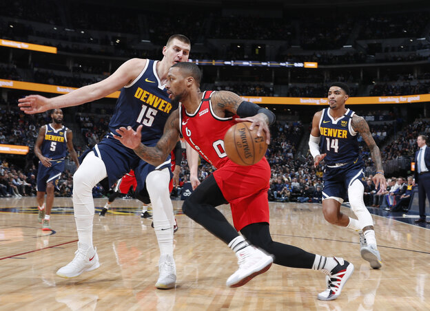 A portlandi vezér Lillard elmúlt 6 meccsén 49 pontot átlagolt, Jokićék 21-ig engedték (Fotó: Beta/AP) A portlandi vezér Lillard elmúlt 6 meccsén 49 pontot átlagolt, Jokićék 21-ig engedték (Fotó: Beta/AP)