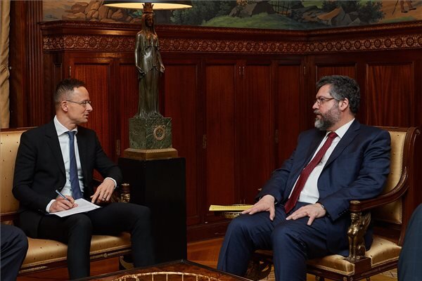 Szíjjártó Péter és Ernesto Araújo (Fotó: MTI) Szíjjártó Péter és Ernesto Araújo (Fotó: MTI)