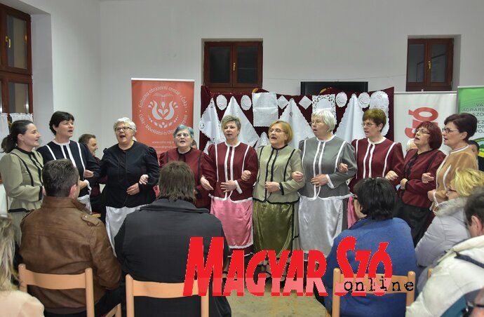 A rendezvényen fellépett a csókai Csalogány asszonykórus (Gergely József felvétele) A rendezvényen fellépett a csókai Csalogány asszonykórus (Gergely József felvétele)