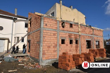 Önkormányzati támogatásból épül a közösségi ház (Ótos András felvétele)