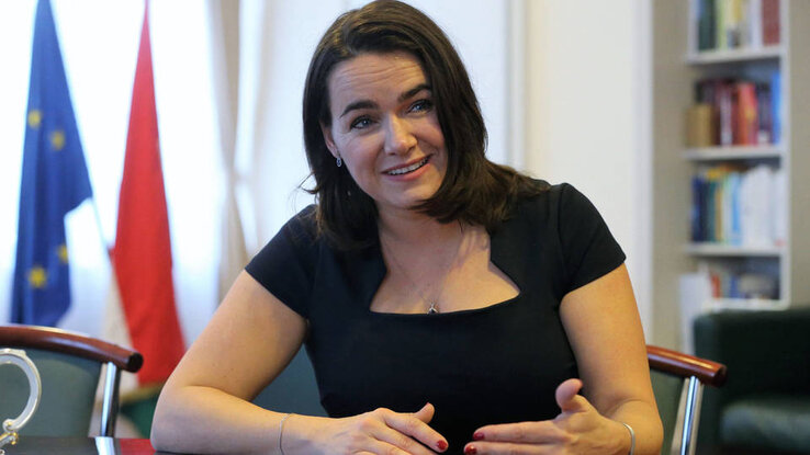 Novák Katalin a család- és az ifjúságügyekért felelős államtitkár Novák Katalin a család- és az ifjúságügyekért felelős államtitkár
