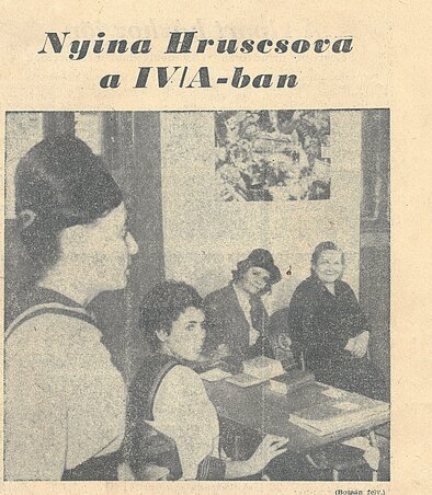 Újságkivágás az Esti Hírlapból Újságkivágás az Esti Hírlapból