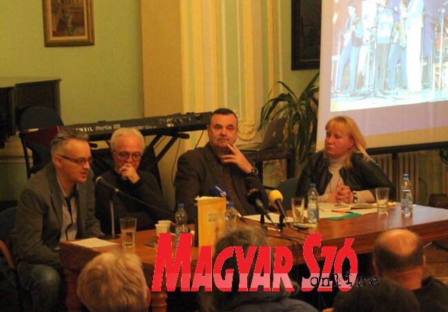 Tihomir Mišić, Bogica Mijatović, Stevan Mačković és Maša Mladenović (Fotó: Benedek Miklós) Tihomir Mišić, Bogica Mijatović, Stevan Mačković és Maša Mladenović (Fotó: Benedek Miklós)